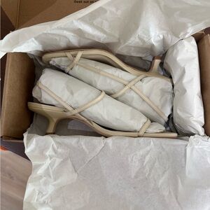 NWT Reformation Serenity Bare Sandals